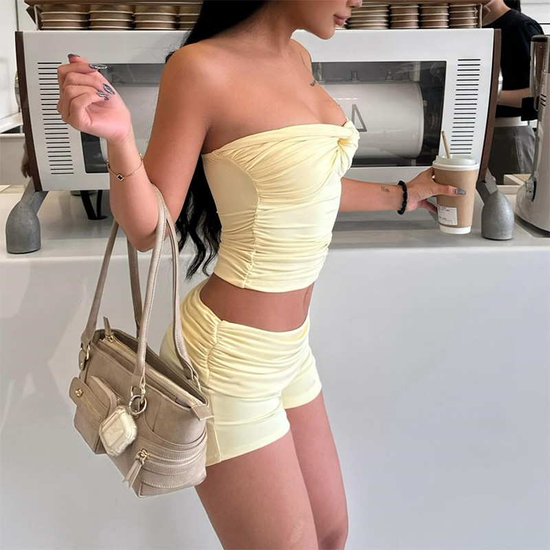 ชุดเซ็ตเสื้อครอปเกาะอกสีเหลือง - Summer Clothing For Petite Women บทวิจารณ์และราคา